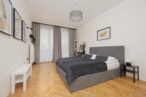 Bright Apartment with Balcony in Warsaw Wola by Rent like home